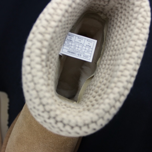 UGG AUSTRALIA 1098080 CHE Chestnut Purl Strap Boot - Picture 9 of 10